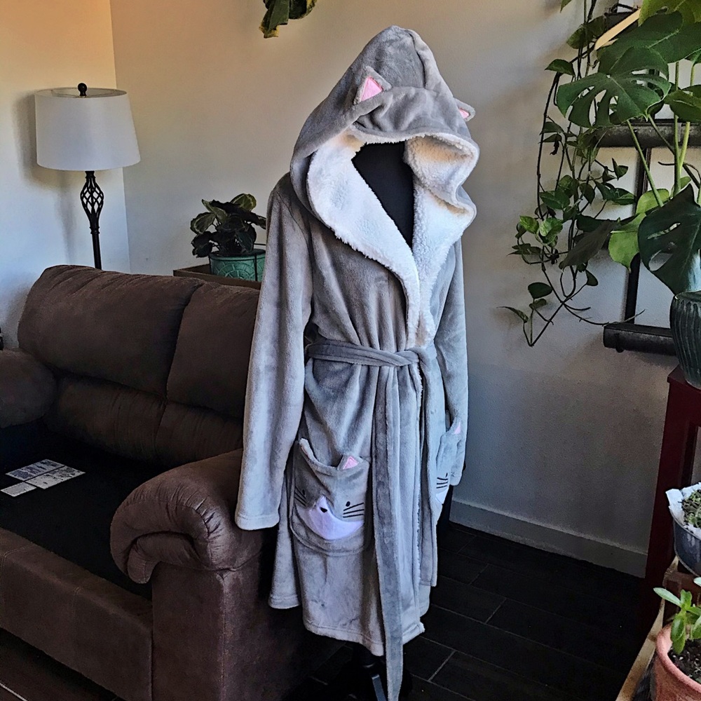 Last one! Faux firm trimmed short cat robe - Picture 5 of 11